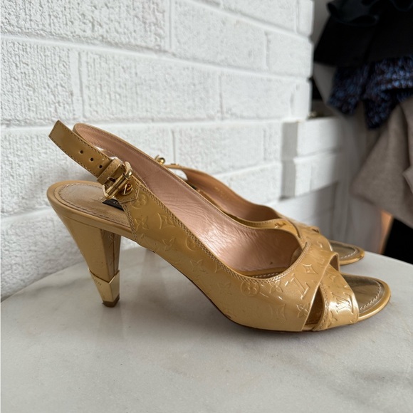 Louis Vuitton Tan Slingback Heels - Picture 3 of 16